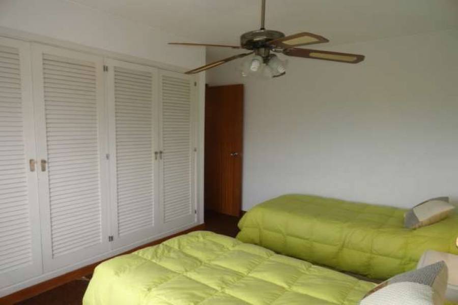 Punta del Este, Maldonado, Uruguay, 2 Bedrooms Bedrooms, ,2 BathroomsBathrooms,Apartamentos,Venta,41570