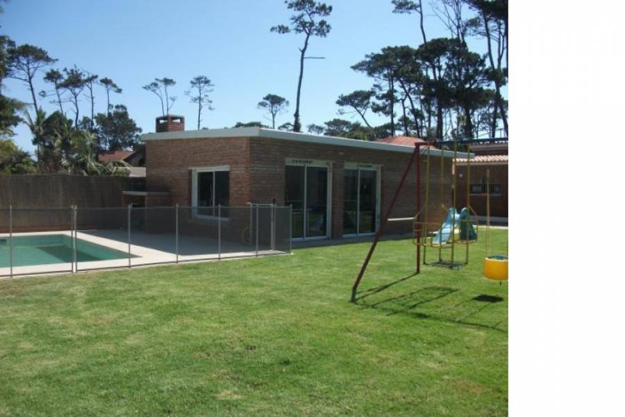 Punta del Este, Maldonado, Uruguay, 4 Bedrooms Bedrooms, ,3 BathroomsBathrooms,Casas,Temporario,41586