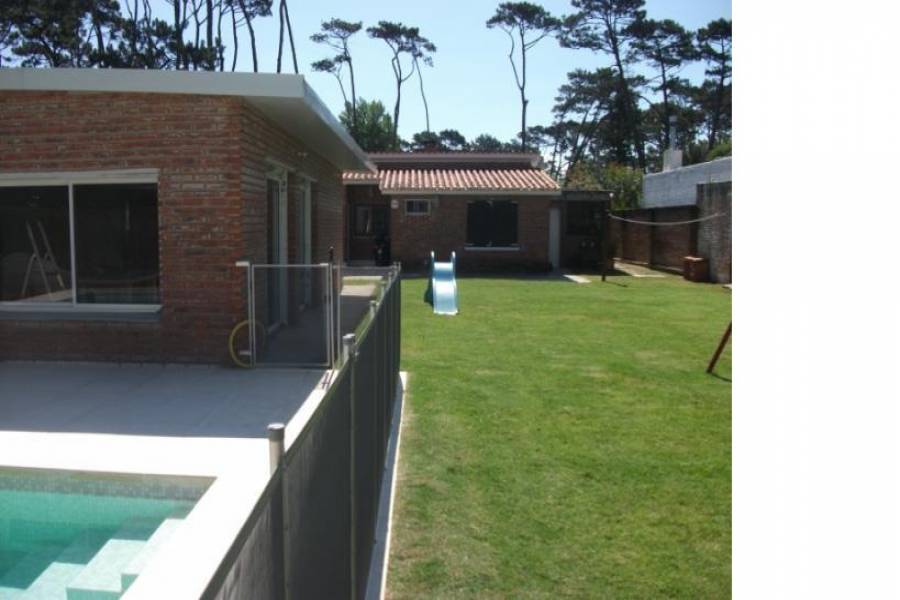 Punta del Este, Maldonado, Uruguay, 4 Bedrooms Bedrooms, ,3 BathroomsBathrooms,Casas,Temporario,41586