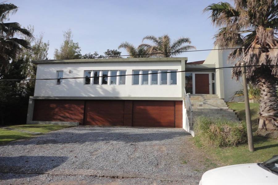 Punta del Este, Maldonado, Uruguay, 4 Bedrooms Bedrooms, ,3 BathroomsBathrooms,Casas,Temporario,41589