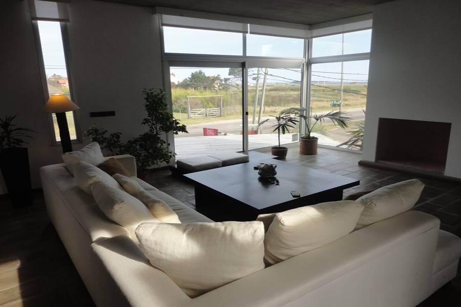Punta del Este, Maldonado, Uruguay, 4 Bedrooms Bedrooms, ,3 BathroomsBathrooms,Casas,Temporario,41589