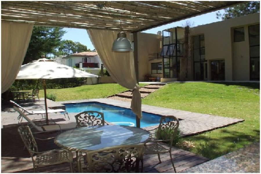 Punta del Este, Maldonado, Uruguay, 5 Bedrooms Bedrooms, ,4 BathroomsBathrooms,Casas,Temporario,41590