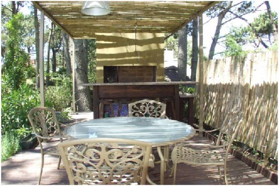 Punta del Este, Maldonado, Uruguay, 5 Bedrooms Bedrooms, ,4 BathroomsBathrooms,Casas,Temporario,41590