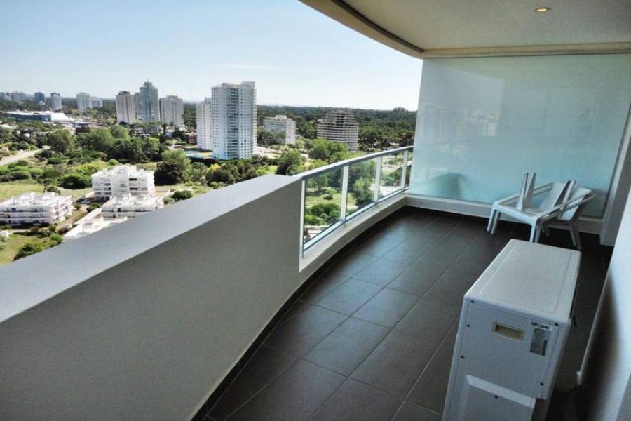 Punta del Este, Maldonado, Uruguay, 2 Bedrooms Bedrooms, ,2 BathroomsBathrooms,Apartamentos,Venta,41598