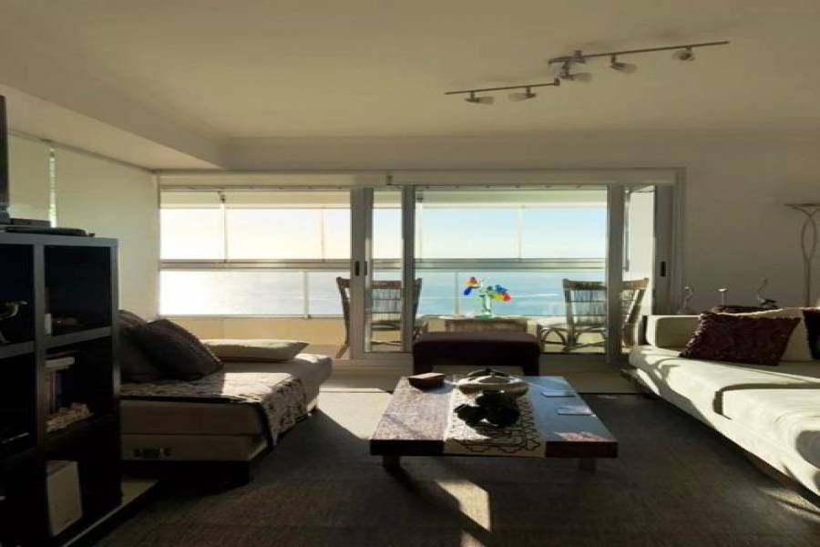 Punta del Este, Maldonado, Uruguay, 2 Bedrooms Bedrooms, ,3 BathroomsBathrooms,Apartamentos,Venta,41606