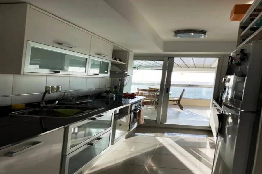Punta del Este, Maldonado, Uruguay, 2 Bedrooms Bedrooms, ,3 BathroomsBathrooms,Apartamentos,Venta,41606