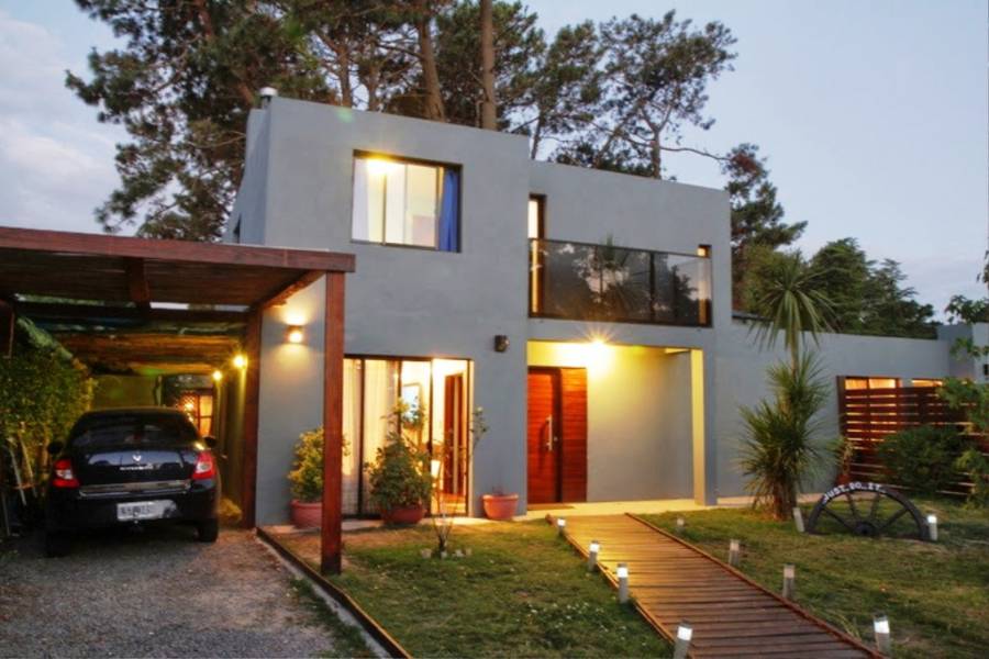 Punta del Este, Maldonado, Uruguay, 4 Bedrooms Bedrooms, ,3 BathroomsBathrooms,Casas,Temporario,41612