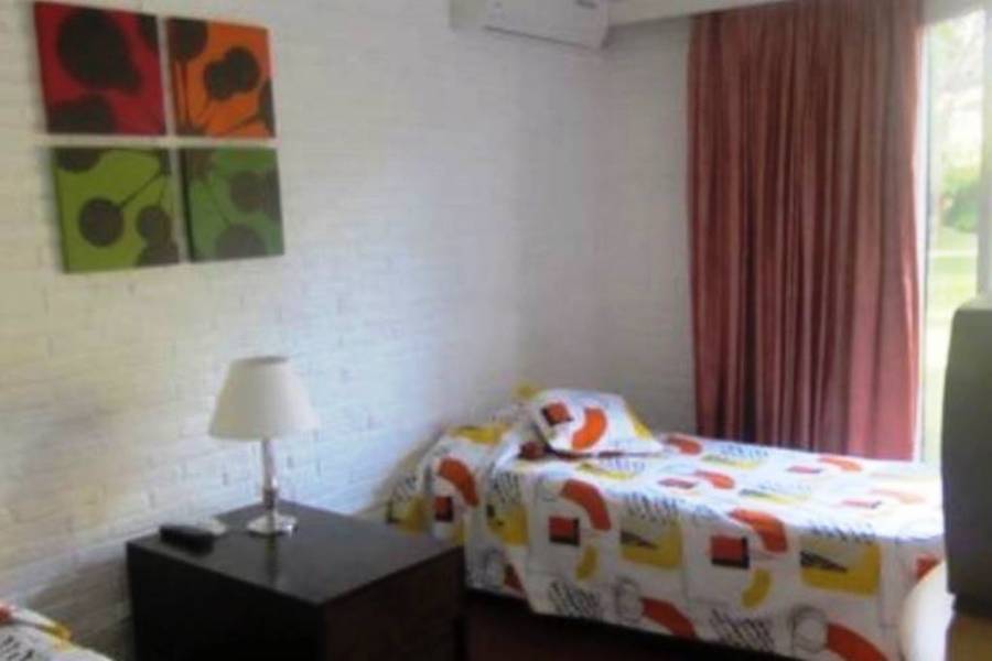 Punta del Este, Maldonado, Uruguay, 4 Bedrooms Bedrooms, ,3 BathroomsBathrooms,Casas,Temporario,41613