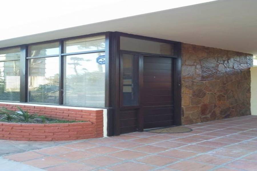 Punta del Este, Maldonado, Uruguay, 2 Bedrooms Bedrooms, ,1 BañoBathrooms,Casas,Temporario,41620