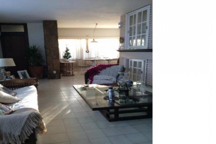 Punta del Este, Maldonado, Uruguay, 2 Bedrooms Bedrooms, ,1 BañoBathrooms,Casas,Temporario,41620