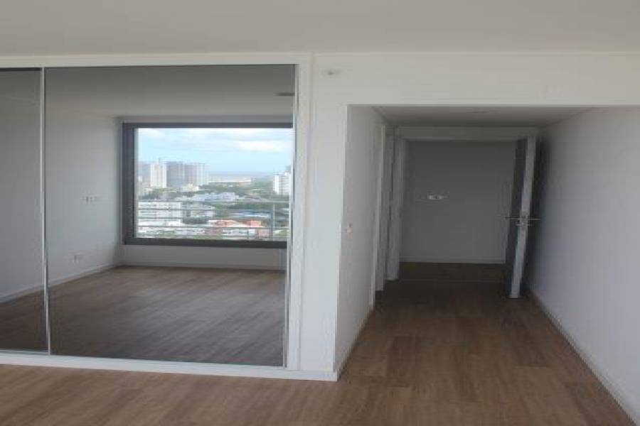 Punta del Este, Maldonado, Uruguay, 3 Bedrooms Bedrooms, ,2 BathroomsBathrooms,Apartamentos,Venta,41629