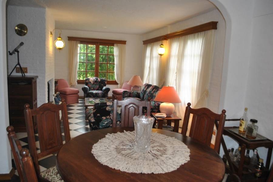 Punta del Este, Maldonado, Uruguay, 3 Bedrooms Bedrooms, ,3 BathroomsBathrooms,Casas,Temporario,Pinares,41630