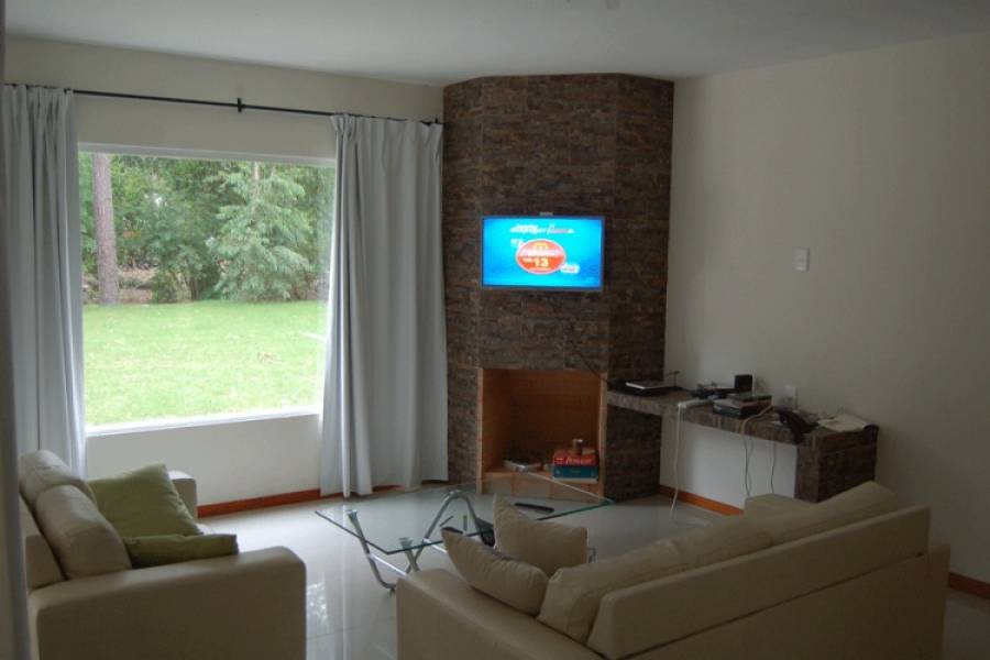 Punta del Este, Maldonado, Uruguay, 4 Bedrooms Bedrooms, ,3 BathroomsBathrooms,Casas,Temporario,41632