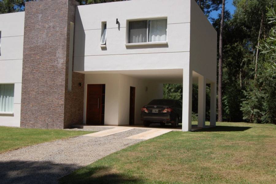 Punta del Este, Maldonado, Uruguay, 4 Bedrooms Bedrooms, ,3 BathroomsBathrooms,Casas,Temporario,41632