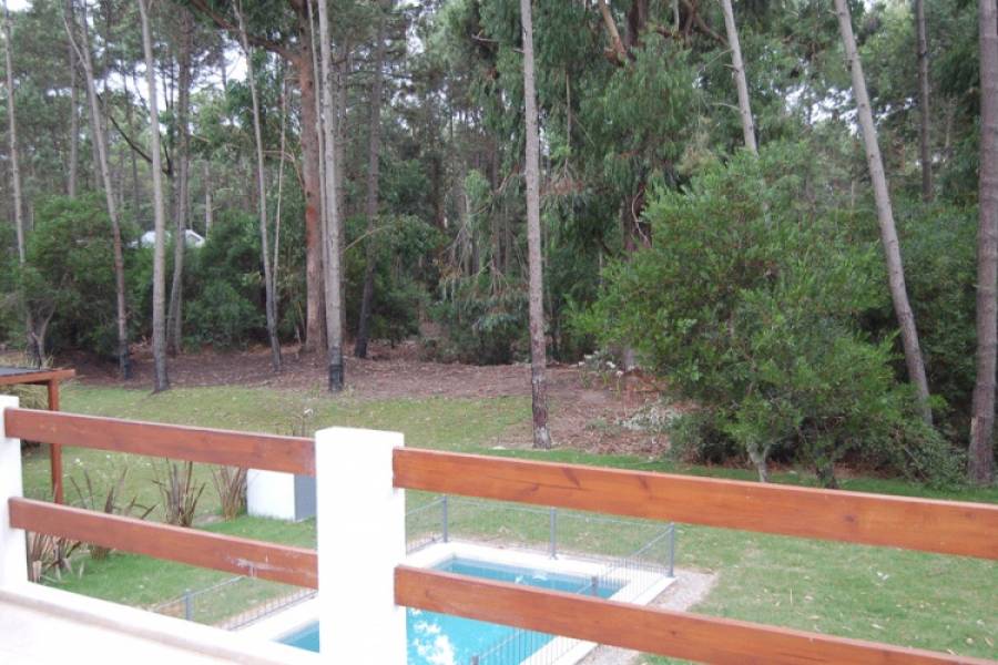 Punta del Este, Maldonado, Uruguay, 4 Bedrooms Bedrooms, ,3 BathroomsBathrooms,Casas,Temporario,41632