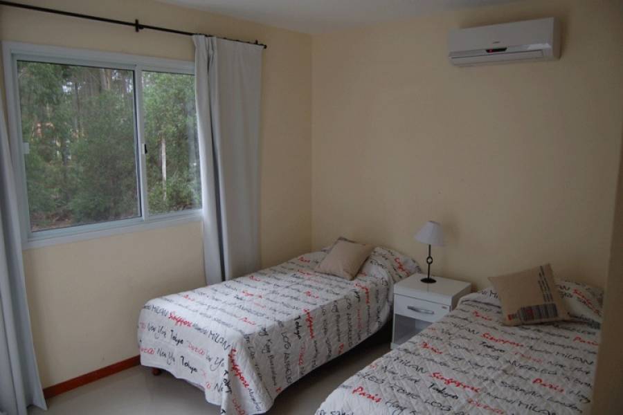 Punta del Este, Maldonado, Uruguay, 4 Bedrooms Bedrooms, ,3 BathroomsBathrooms,Casas,Temporario,41632