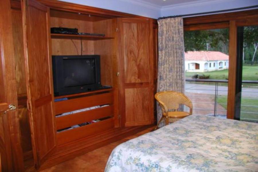 Punta del Este, Maldonado, Uruguay, 4 Bedrooms Bedrooms, ,2 BathroomsBathrooms,Casas,Temporario,41637