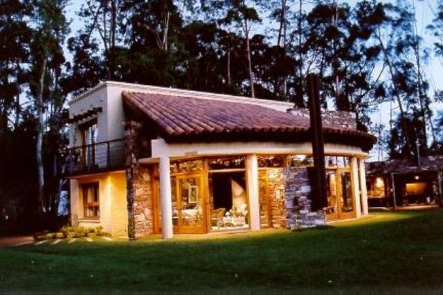 Punta del Este, Maldonado, Uruguay, 4 Bedrooms Bedrooms, ,2 BathroomsBathrooms,Casas,Temporario,41637