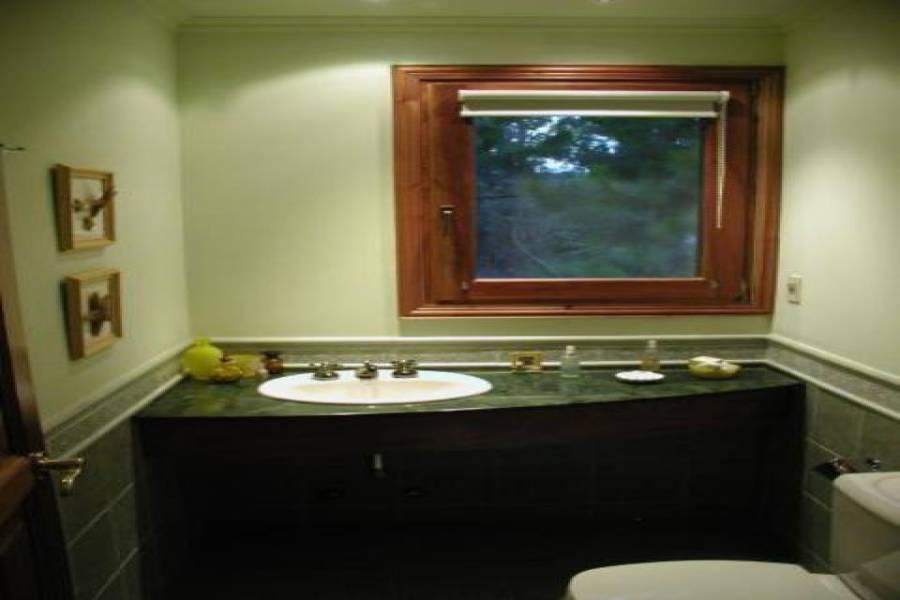 Punta del Este, Maldonado, Uruguay, 4 Bedrooms Bedrooms, ,2 BathroomsBathrooms,Casas,Temporario,41637