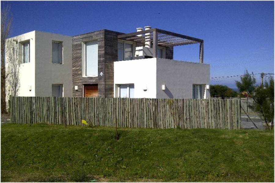 Punta del Este, Maldonado, Uruguay, 4 Bedrooms Bedrooms, ,2 BathroomsBathrooms,Casas,Temporario,41640