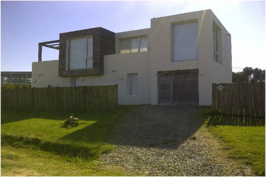 Punta del Este, Maldonado, Uruguay, 4 Bedrooms Bedrooms, ,2 BathroomsBathrooms,Casas,Temporario,41640