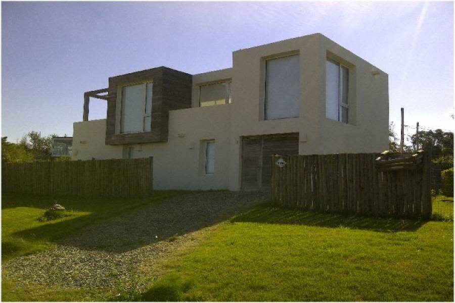 Punta del Este, Maldonado, Uruguay, 4 Bedrooms Bedrooms, ,2 BathroomsBathrooms,Casas,Temporario,41640