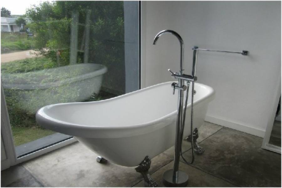 Punta del Este, Maldonado, Uruguay, 4 Bedrooms Bedrooms, ,2 BathroomsBathrooms,Casas,Temporario,41640