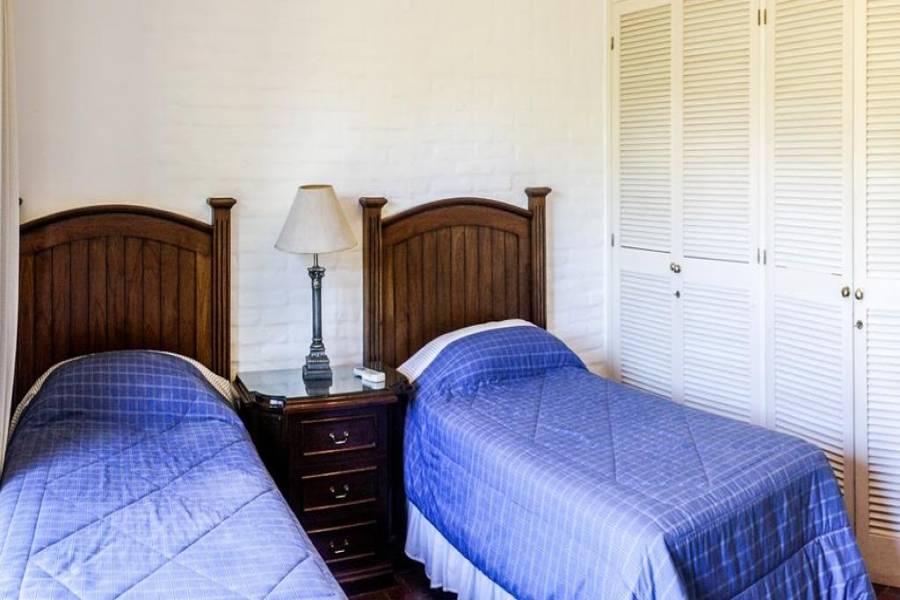 Punta del Este, Maldonado, Uruguay, 4 Bedrooms Bedrooms, ,3 BathroomsBathrooms,Casas,Venta,41648