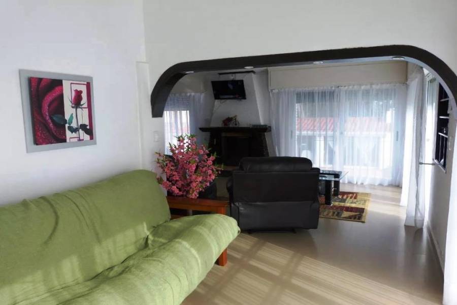 Punta del Este, Maldonado, Uruguay, 3 Bedrooms Bedrooms, ,2 BathroomsBathrooms,Casas,Temporario,41656