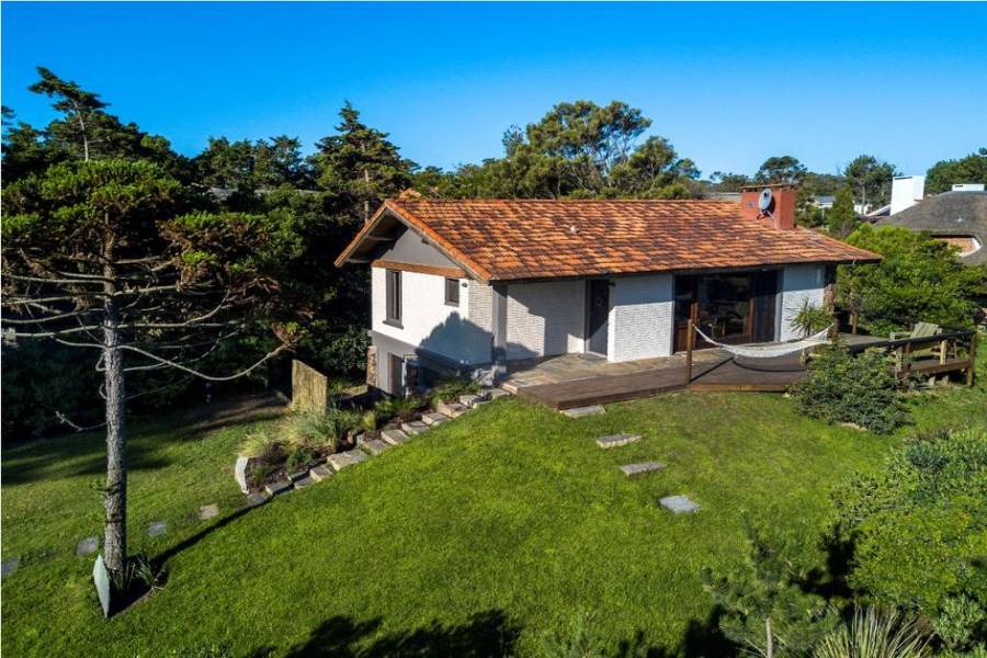 Punta del Este, Maldonado, Uruguay, 4 Bedrooms Bedrooms, ,2 BathroomsBathrooms,Casas,Temporario,41657