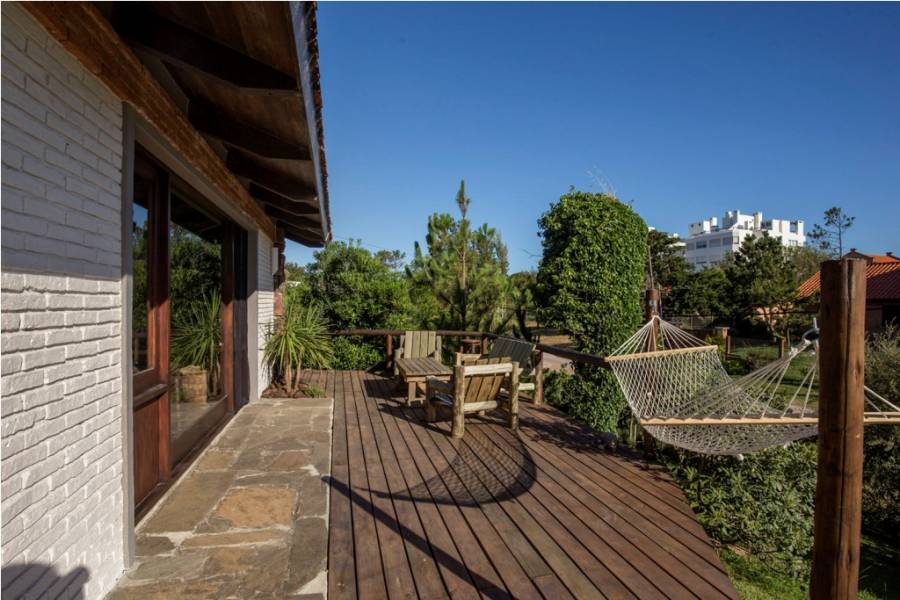Punta del Este, Maldonado, Uruguay, 4 Bedrooms Bedrooms, ,2 BathroomsBathrooms,Casas,Temporario,41657