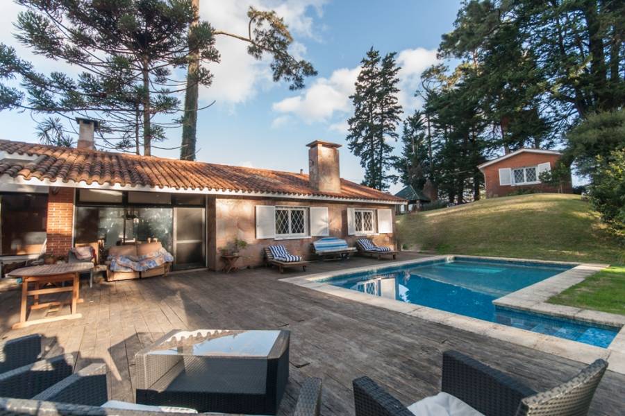 Punta del Este, Maldonado, Uruguay, 5 Bedrooms Bedrooms, ,3 BathroomsBathrooms,Casas,Venta,41663