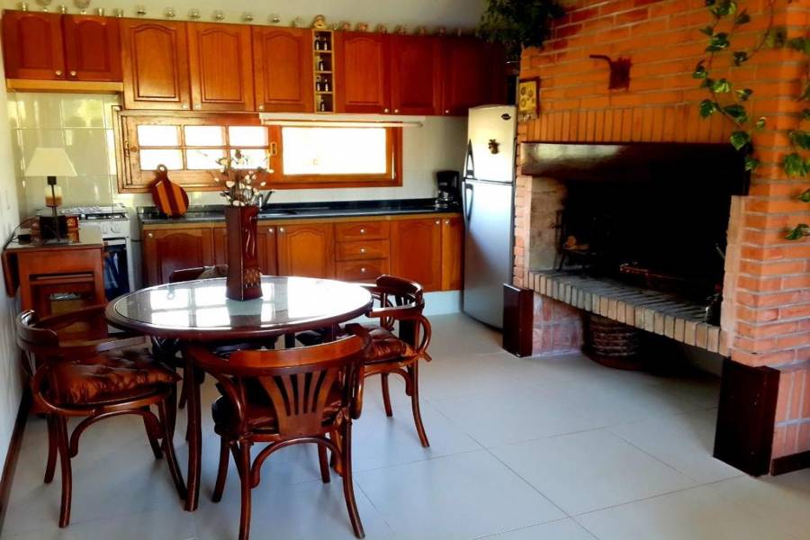 Punta del Este, Maldonado, Uruguay, 2 Bedrooms Bedrooms, ,1 BañoBathrooms,Casas,Temporario,41666