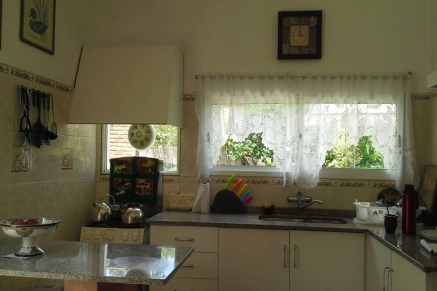 Punta del Este, Maldonado, Uruguay, 3 Bedrooms Bedrooms, ,2 BathroomsBathrooms,Casas,Temporario,41668