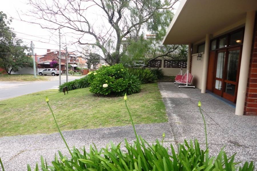 Punta del Este, Maldonado, Uruguay, 2 Bedrooms Bedrooms, ,1 BañoBathrooms,Casas,Temporario,41669