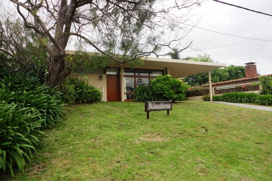 Punta del Este, Maldonado, Uruguay, 2 Bedrooms Bedrooms, ,1 BañoBathrooms,Casas,Temporario,41669