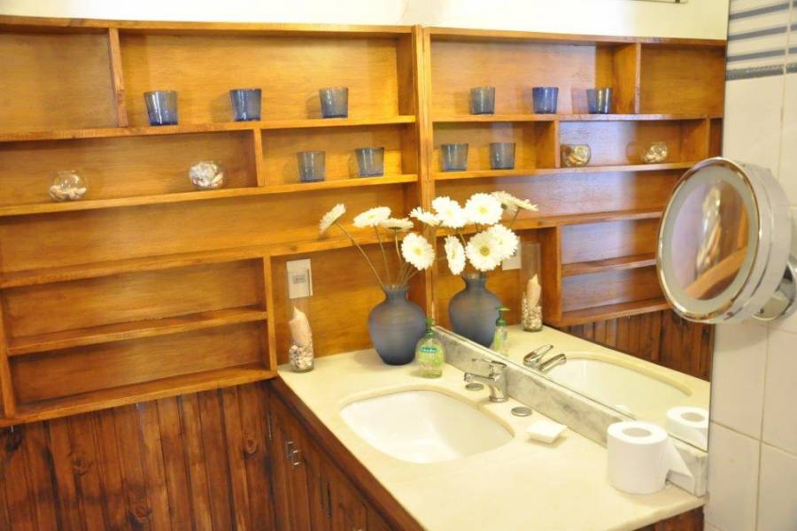 Punta del Este, Maldonado, Uruguay, 4 Bedrooms Bedrooms, ,3 BathroomsBathrooms,Casas,Temporario,41694