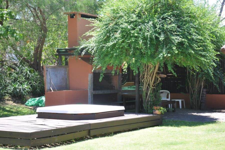 Punta del Este, Maldonado, Uruguay, 4 Bedrooms Bedrooms, ,3 BathroomsBathrooms,Casas,Temporario,41694