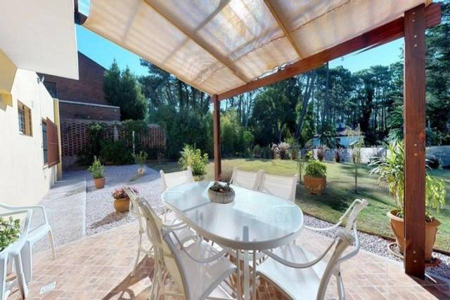 Punta del Este, Maldonado, Uruguay, 3 Bedrooms Bedrooms, ,2 BathroomsBathrooms,Casas,Venta,41698
