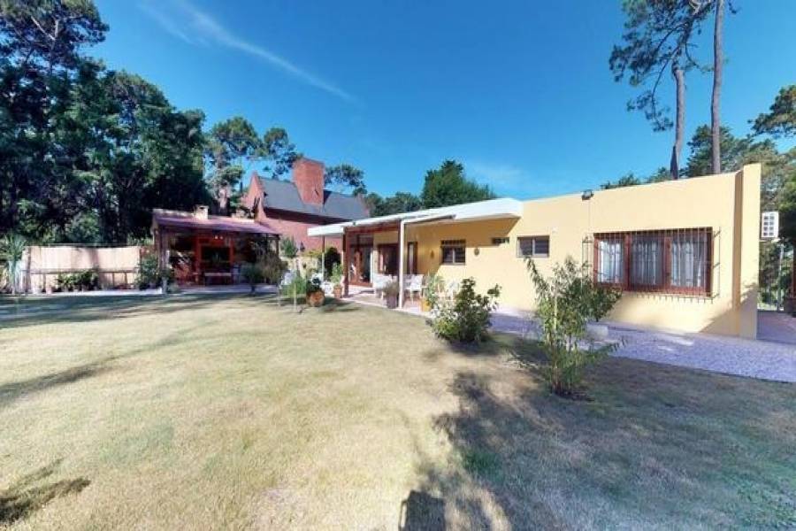 Punta del Este, Maldonado, Uruguay, 3 Bedrooms Bedrooms, ,2 BathroomsBathrooms,Casas,Venta,41698
