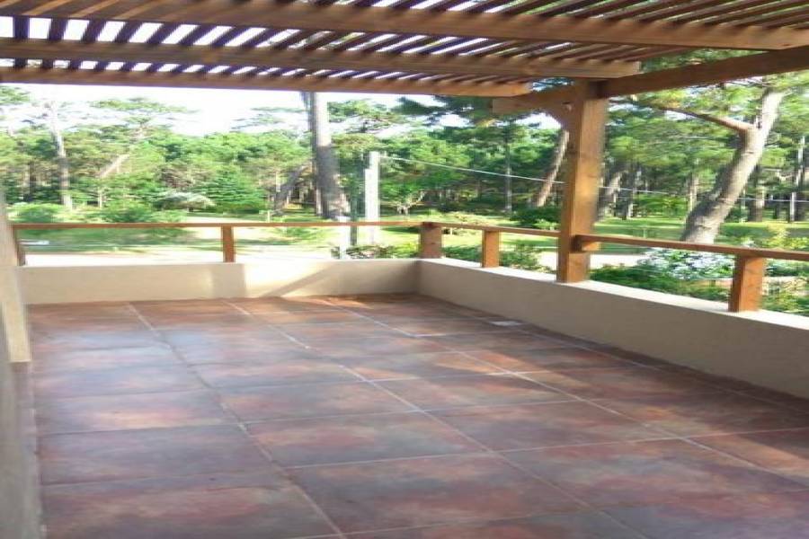 Punta del Este, Maldonado, Uruguay, 3 Bedrooms Bedrooms, ,2 BathroomsBathrooms,Casas,Venta,41702