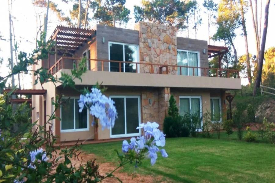 Punta del Este, Maldonado, Uruguay, 3 Bedrooms Bedrooms, ,2 BathroomsBathrooms,Casas,Venta,41702