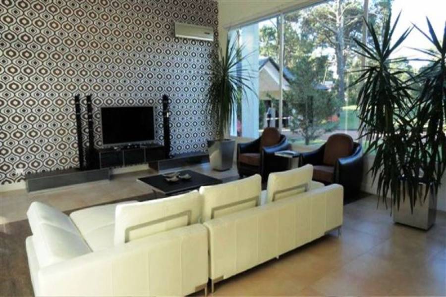 Punta del Este, Maldonado, Uruguay, 4 Bedrooms Bedrooms, ,5 BathroomsBathrooms,Casas,Temporario,41703