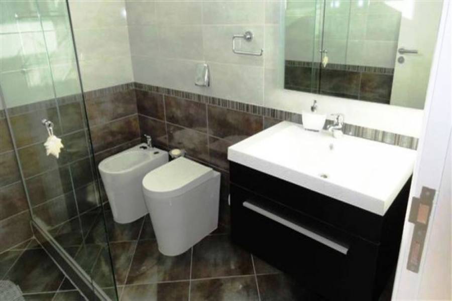 Punta del Este, Maldonado, Uruguay, 4 Bedrooms Bedrooms, ,5 BathroomsBathrooms,Casas,Temporario,41703