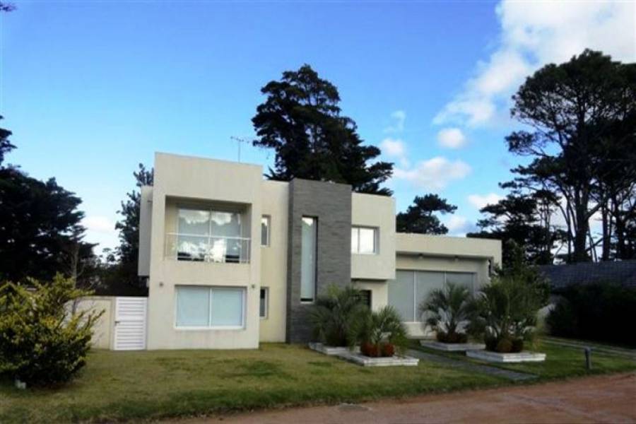 Punta del Este, Maldonado, Uruguay, 4 Bedrooms Bedrooms, ,5 BathroomsBathrooms,Casas,Temporario,41703