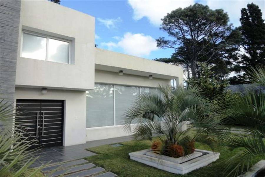 Punta del Este, Maldonado, Uruguay, 4 Bedrooms Bedrooms, ,5 BathroomsBathrooms,Casas,Temporario,41703