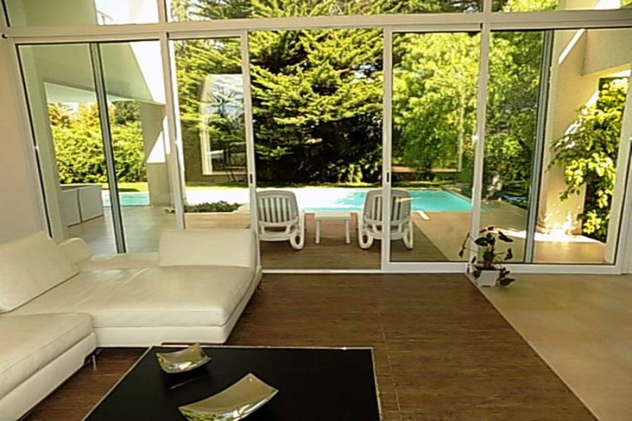 Punta del Este, Maldonado, Uruguay, 4 Bedrooms Bedrooms, ,5 BathroomsBathrooms,Casas,Temporario,41703