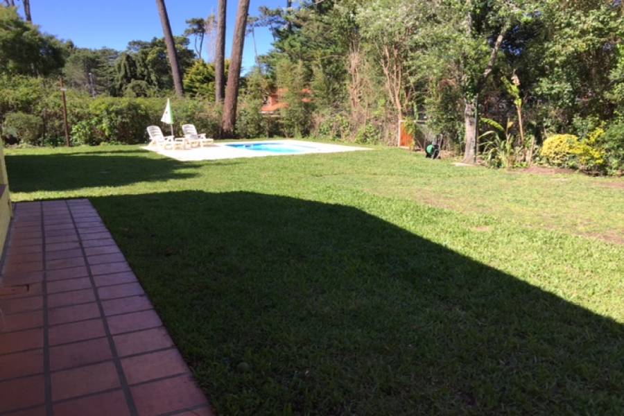 Punta del Este, Maldonado, Uruguay, 3 Bedrooms Bedrooms, ,3 BathroomsBathrooms,Casas,Temporario,41704