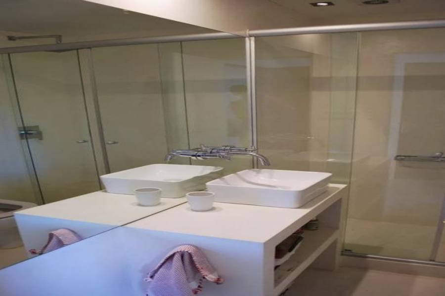 Punta del Este, Maldonado, Uruguay, 4 Bedrooms Bedrooms, ,3 BathroomsBathrooms,Casas,Venta,41705