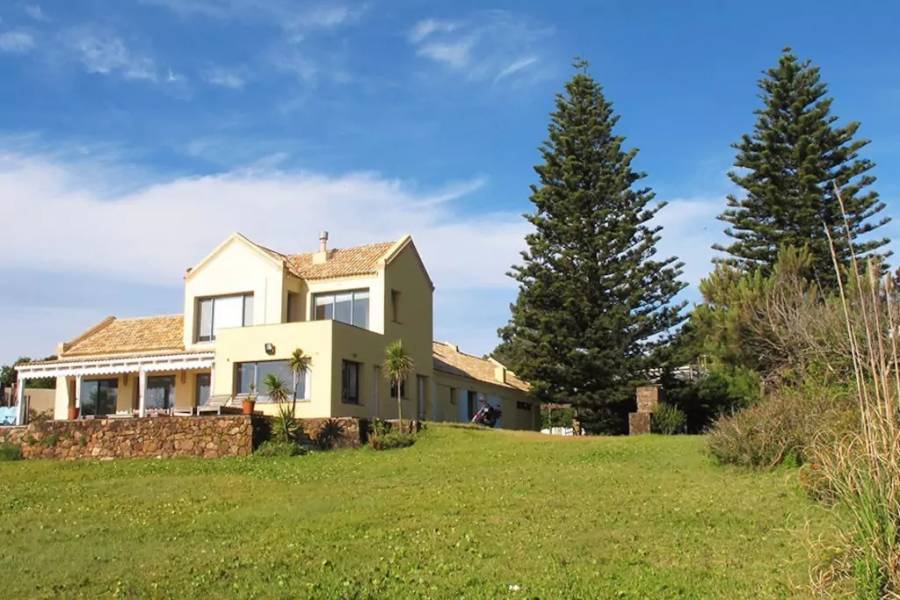 PUNTA DEL ESTE, Maldonado, Uruguay, 5 Bedrooms Bedrooms, ,2 BathroomsBathrooms,Casas,Venta,41707